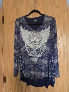 Vocal Navy and Silver Winged Fleur-de-Lis Long Sleeve V-Neck Top